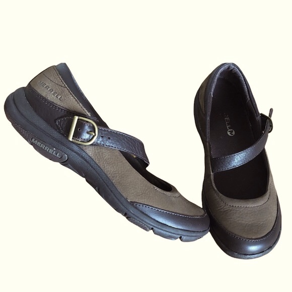 Merrell Brown and Black Flats - Picture 1 of 8